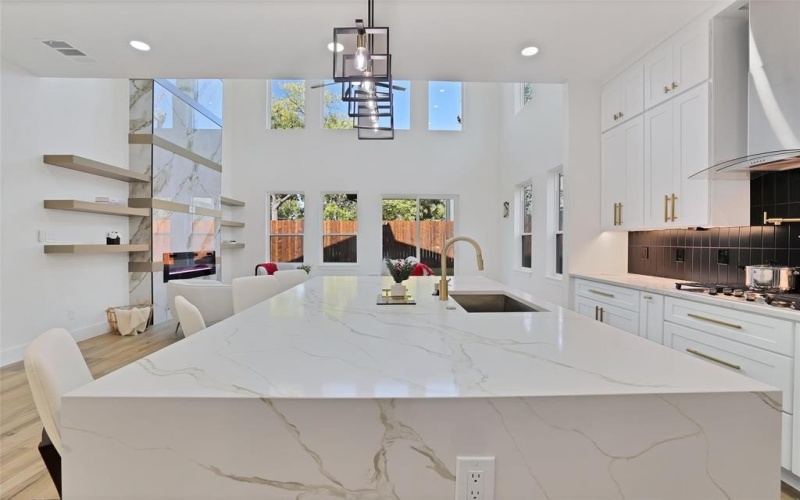 1411 Toronto Street, Dallas, TX 75212, 5 Bedrooms Bedrooms, ,3 BathroomsBathrooms,Residential,For Sale,1411 Toronto Street,20951830