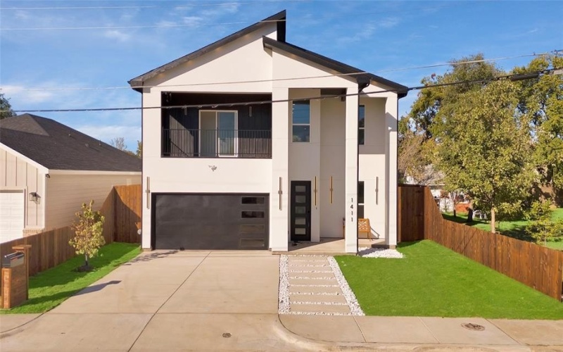 1411 Toronto Street, Dallas, TX 75212, 5 Bedrooms Bedrooms, ,3 BathroomsBathrooms,Residential,For Sale,1411 Toronto Street,20951830
