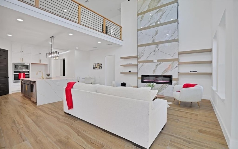 1411 Toronto Street, Dallas, TX 75212, 5 Bedrooms Bedrooms, ,3 BathroomsBathrooms,Residential,For Sale,1411 Toronto Street,20951830
