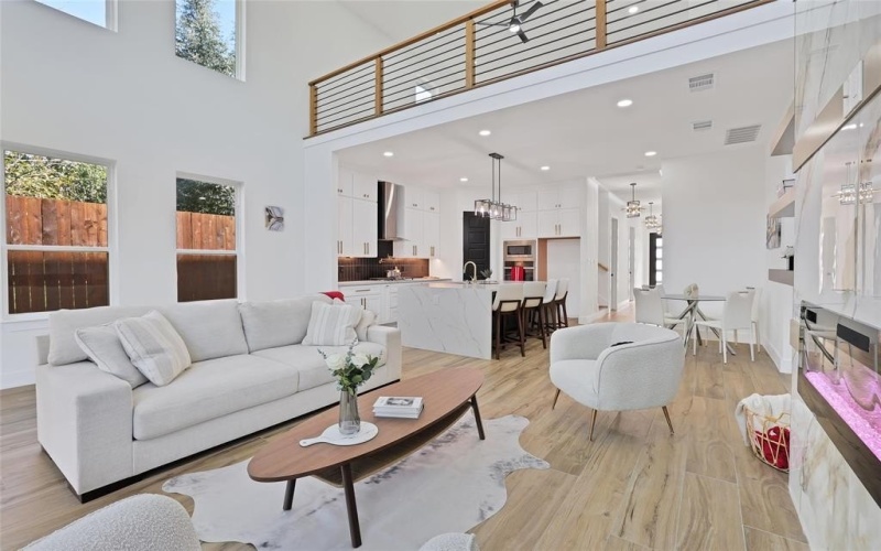 1411 Toronto Street, Dallas, TX 75212, 5 Bedrooms Bedrooms, ,3 BathroomsBathrooms,Residential,For Sale,1411 Toronto Street,20951830