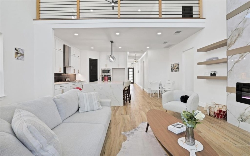 1411 Toronto Street, Dallas, TX 75212, 5 Bedrooms Bedrooms, ,3 BathroomsBathrooms,Residential,For Sale,1411 Toronto Street,20951830