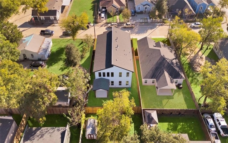 1411 Toronto Street, Dallas, TX 75212, 5 Bedrooms Bedrooms, ,3 BathroomsBathrooms,Residential,For Sale,1411 Toronto Street,20951830