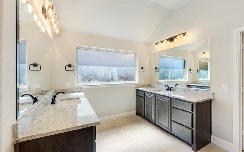 209 Claywood Drive, Glenn Heights, TX 75154, 3 Bedrooms Bedrooms, ,3 BathroomsBathrooms,Residential,For Sale,209 Claywood Drive,20951860