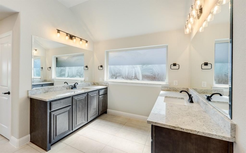 209 Claywood Drive, Glenn Heights, TX 75154, 3 Bedrooms Bedrooms, ,3 BathroomsBathrooms,Residential,For Sale,209 Claywood Drive,20951860