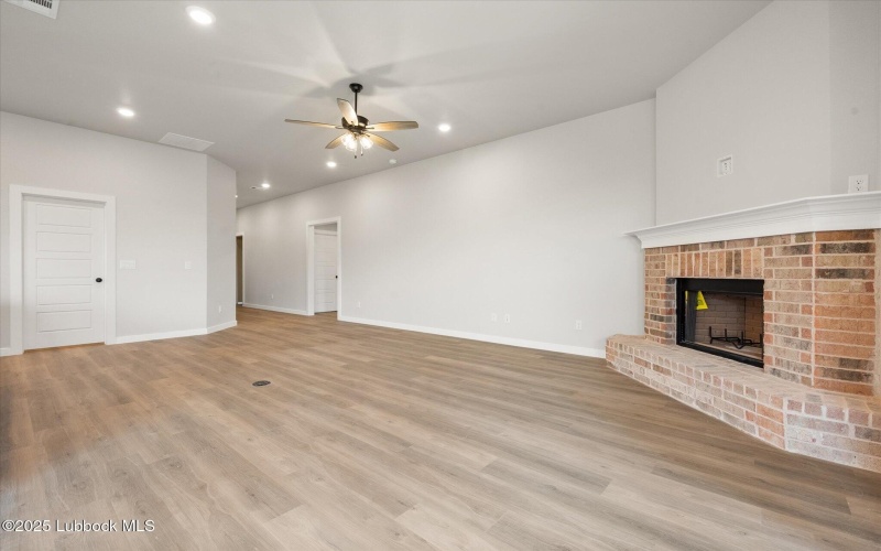 7001 15th Street, Lubbock, TX 79416, 4 Bedrooms Bedrooms, ,2 BathroomsBathrooms,Residential,For Sale,7001 15th Street,202555548