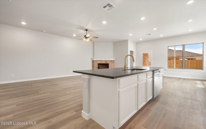 7001 15th Street, Lubbock, TX 79416, 4 Bedrooms Bedrooms, ,2 BathroomsBathrooms,Residential,For Sale,7001 15th Street,202555548