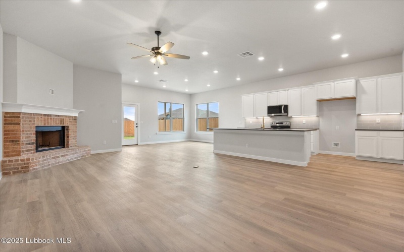 7001 15th Street, Lubbock, TX 79416, 4 Bedrooms Bedrooms, ,2 BathroomsBathrooms,Residential,For Sale,7001 15th Street,202555548