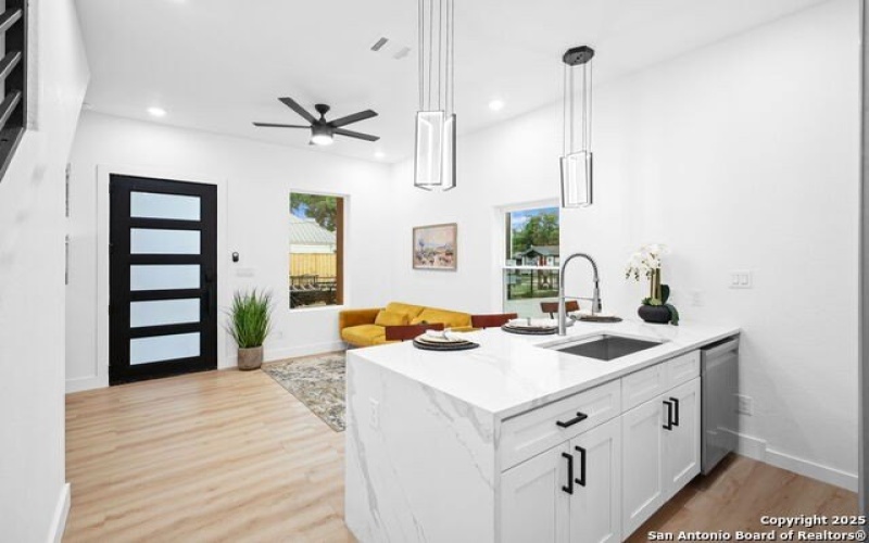 514 Dakota #3, San Antonio, TX 78203, 2 Habitaciones Habitaciones , ,2 BañosBaños,Residential,En Venta,514 Dakota,0,1871387