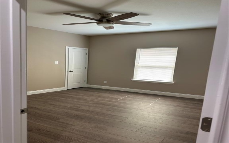 1011 S Preston Street, Ennis, TX 75119, 3 Bedrooms Bedrooms, ,2 BathroomsBathrooms,Residential,For Sale,1011 S Preston Street,20900122