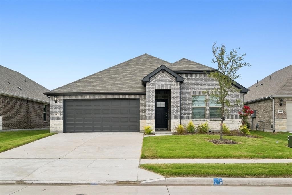 951 Lily Lane, Lavon, TX 75166, 4 Habitaciones Habitaciones , ,3 BañosBaños,Residential,En Venta,951 Lily Lane,20946060