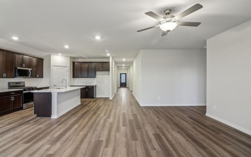 951 Lily Lane, Lavon, TX 75166, 4 Habitaciones Habitaciones , ,3 BañosBaños,Residential,En Venta,951 Lily Lane,20946060