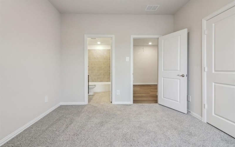 951 Lily Lane, Lavon, TX 75166, 4 Habitaciones Habitaciones , ,3 BañosBaños,Residential,En Venta,951 Lily Lane,20946060