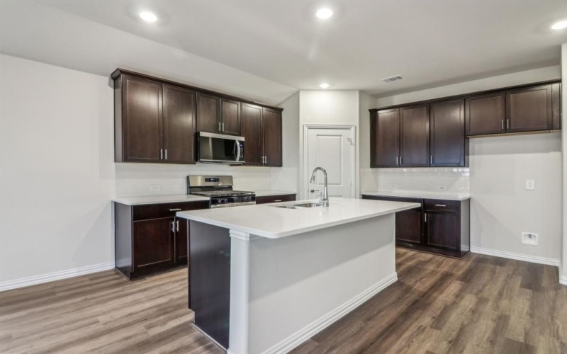 951 Lily Lane, Lavon, TX 75166, 4 Habitaciones Habitaciones , ,3 BañosBaños,Residential,En Venta,951 Lily Lane,20946060