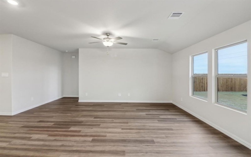 951 Lily Lane, Lavon, TX 75166, 4 Habitaciones Habitaciones , ,3 BañosBaños,Residential,En Venta,951 Lily Lane,20946060
