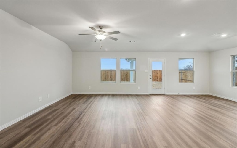 951 Lily Lane, Lavon, TX 75166, 4 Habitaciones Habitaciones , ,3 BañosBaños,Residential,En Venta,951 Lily Lane,20946060