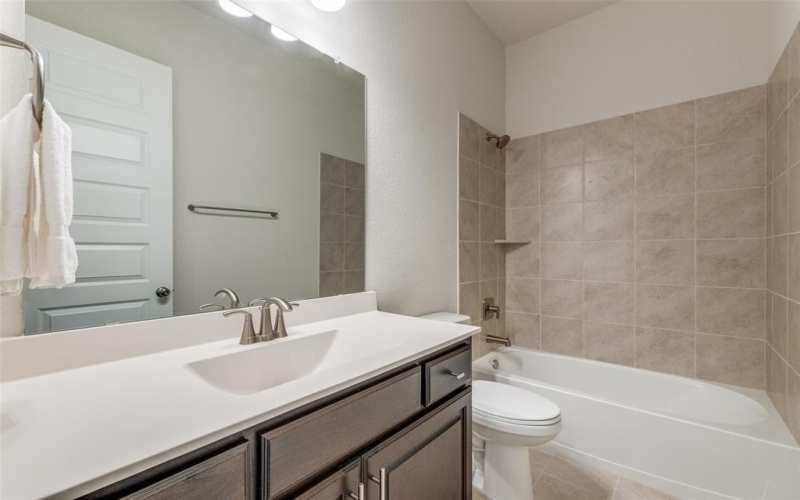 4805 Blackhawk Green Court, Arlington, TX 76005, 2 Bedrooms Bedrooms, ,2 BathroomsBathrooms,Residential,For Sale,4805 Blackhawk Green Court,0,20950640