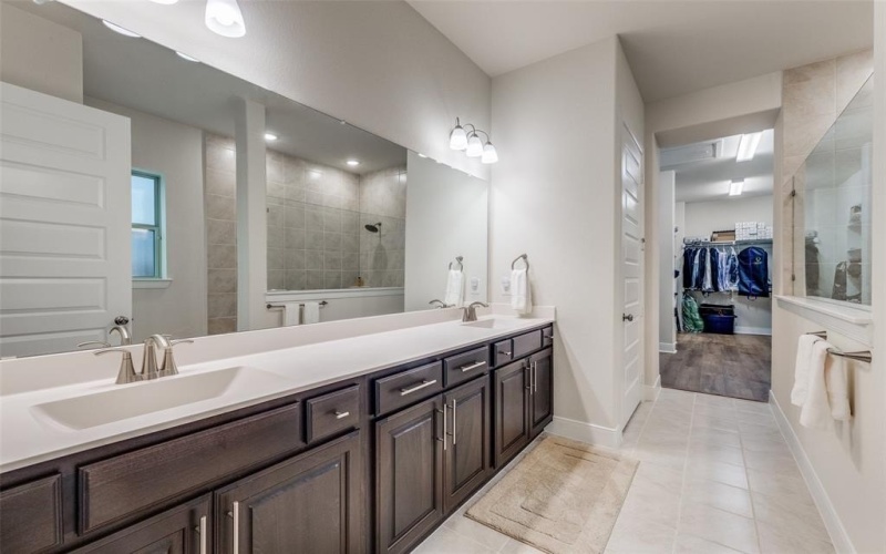 4805 Blackhawk Green Court, Arlington, TX 76005, 2 Bedrooms Bedrooms, ,2 BathroomsBathrooms,Residential,For Sale,4805 Blackhawk Green Court,0,20950640