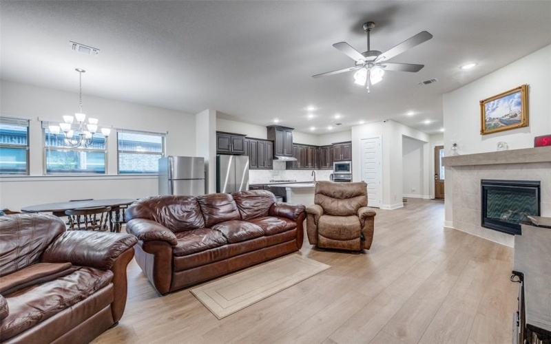 4805 Blackhawk Green Court, Arlington, TX 76005, 2 Bedrooms Bedrooms, ,2 BathroomsBathrooms,Residential,For Sale,4805 Blackhawk Green Court,0,20950640