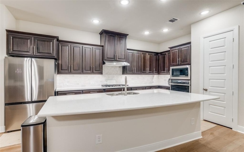 4805 Blackhawk Green Court, Arlington, TX 76005, 2 Bedrooms Bedrooms, ,2 BathroomsBathrooms,Residential,For Sale,4805 Blackhawk Green Court,0,20950640