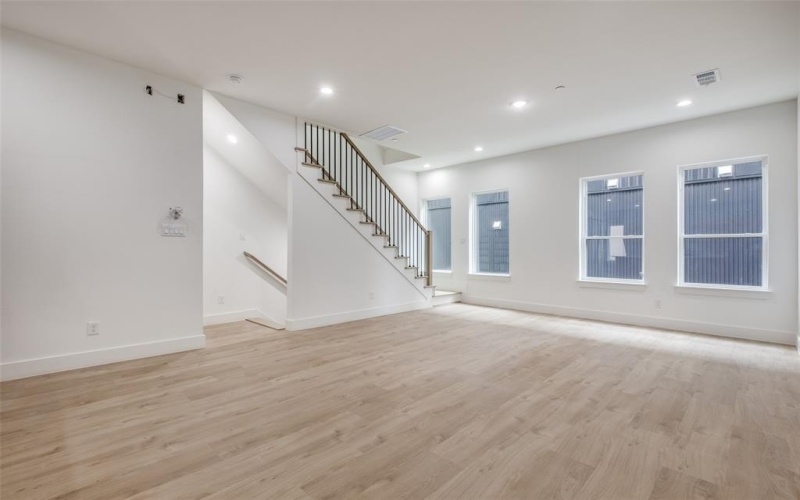 2015 N Prairie Avenue #107, Dallas, TX 75204, 2 Bedrooms Bedrooms, ,2 BathroomsBathrooms,Residential,For Sale,2015 N Prairie Avenue,20952552