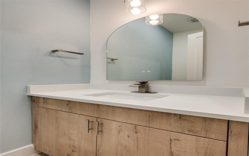 2015 N Prairie Avenue #107, Dallas, TX 75204, 2 Bedrooms Bedrooms, ,2 BathroomsBathrooms,Residential,For Sale,2015 N Prairie Avenue,20952552
