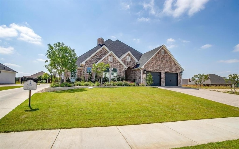 11008 Familia Real Drive, Benbrook, TX 76126, 3 Bedrooms Bedrooms, ,2 BathroomsBathrooms,Residential,For Sale,11008 Familia Real Drive,20952743