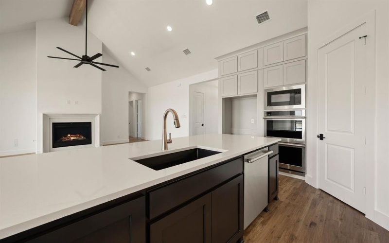 12113 Bella Vino Drive, Fort Worth, TX 76126, 4 Habitaciones Habitaciones , ,2 BañosBaños,Residential,En Venta,12113 Bella Vino Drive,20952756