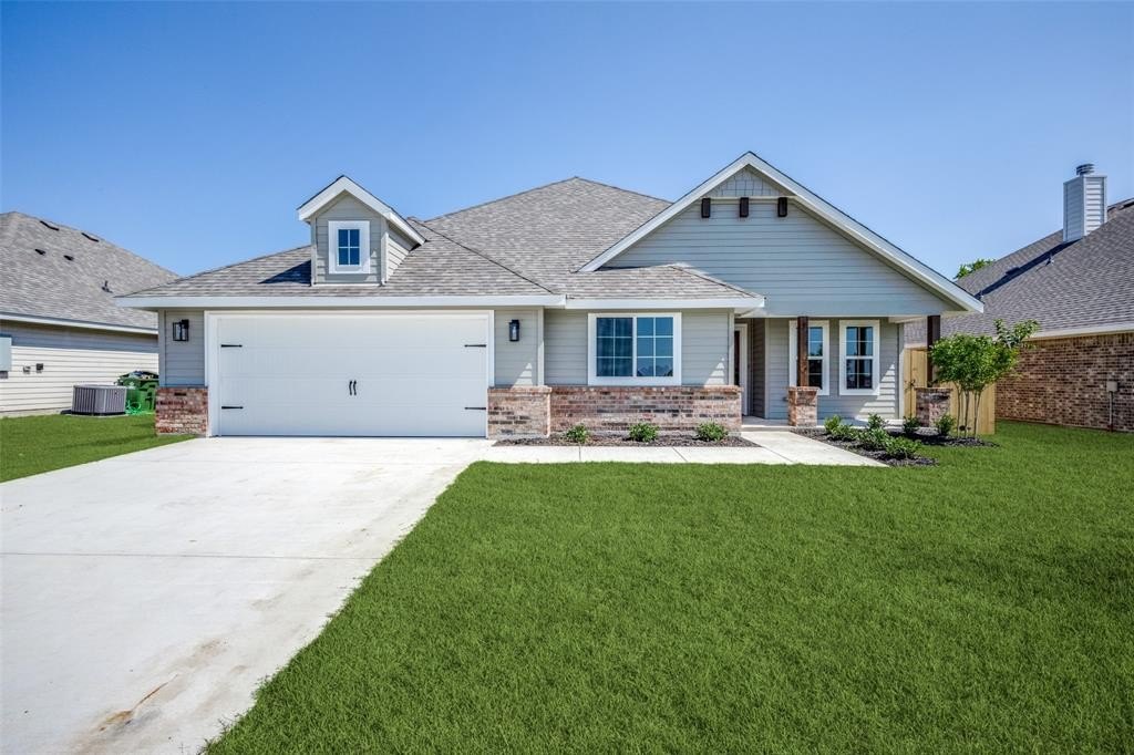 111 Olivia Street, Hillsboro, TX 76645, 3 Habitaciones Habitaciones , ,2 BañosBaños,Residential,En Venta,111 Olivia Street,20952955