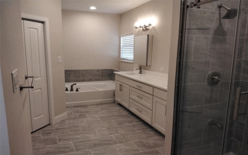 899 E Jefferson Street, Van Alstyne, TX 75495, 4 Habitaciones Habitaciones , ,3 BañosBaños,Residential,En Venta,899 E Jefferson Street,20953004