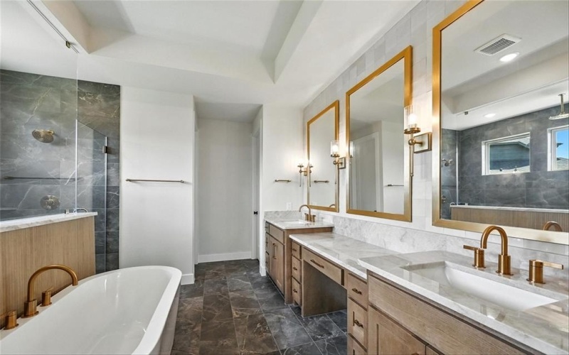 2311 Sarah Drive, Rockwall, TX 75087, 4 Habitaciones Habitaciones , ,5 BañosBaños,Residential,En Venta,2311 Sarah Drive,20953008