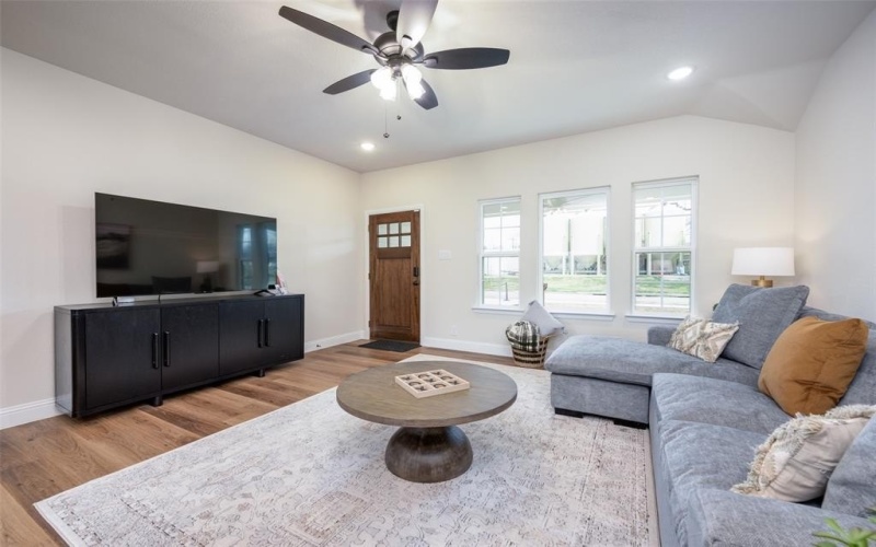 310 Sam Drive, Hillsboro, TX 76645, 3 Habitaciones Habitaciones , ,2 BañosBaños,Residential,En Venta,310 Sam Drive,20953036