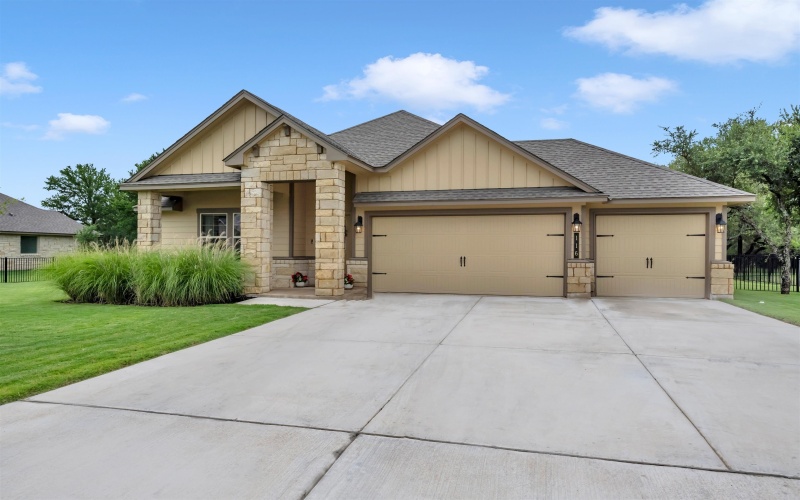 116 Tom Kite Drive, Burnet, TX 78611, 3 Bedrooms Bedrooms, ,2 BathroomsBathrooms,Residential,For Sale,116 Tom Kite Drive,173641