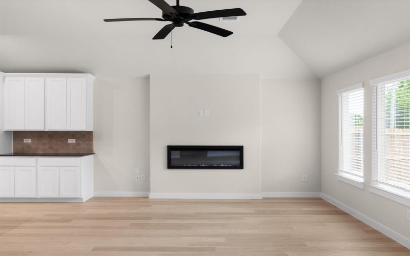 808 Tesslynn Avenue, Godley, TX 76044, 3 Bedrooms Bedrooms, ,2 BathroomsBathrooms,Residential,For Sale,808 Tesslynn Avenue,0,20953353