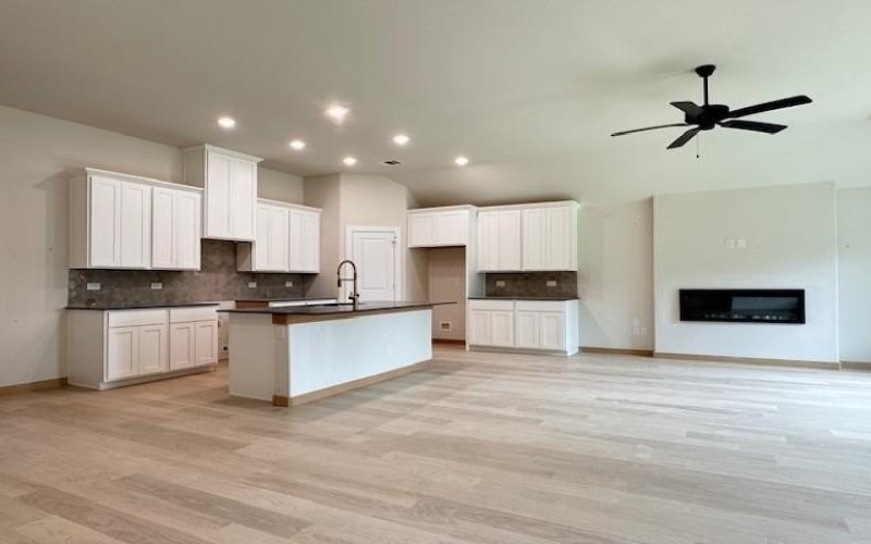 808 Tesslynn Avenue, Godley, TX 76044, 3 Bedrooms Bedrooms, ,2 BathroomsBathrooms,Residential,For Sale,808 Tesslynn Avenue,20953353