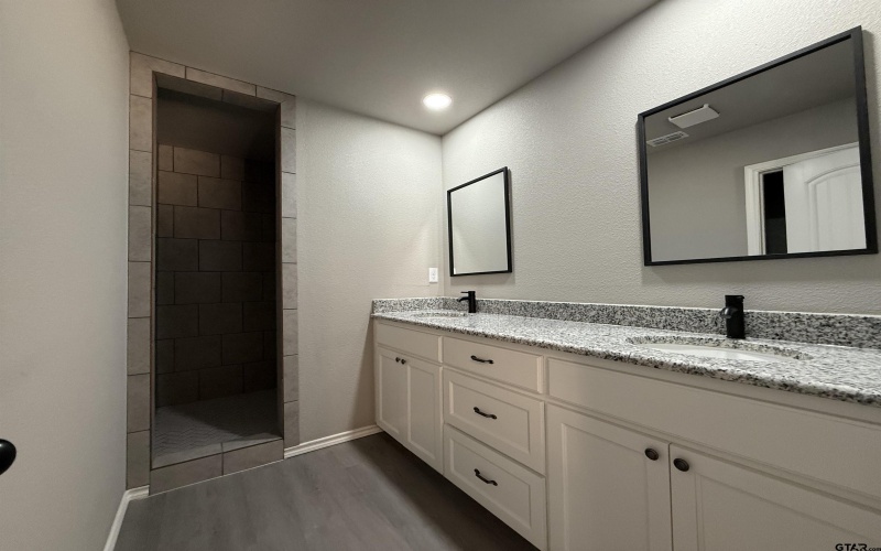 317 Private Road 6292, Mineola, TX 75773, 3 Bedrooms Bedrooms, ,2 BathroomsBathrooms,Residential,For Sale,317 Private Road 6292,0,25008296