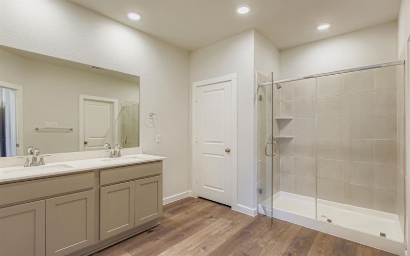 306 Amberville Drive, Red Oak, TX 75154, 4 Habitaciones Habitaciones , ,2 BañosBaños,Residential,En Venta,306 Amberville Drive,0,20953603