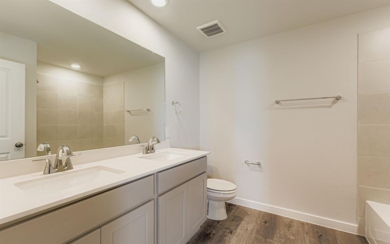 306 Amberville Drive, Red Oak, TX 75154, 4 Habitaciones Habitaciones , ,2 BañosBaños,Residential,En Venta,306 Amberville Drive,0,20953603