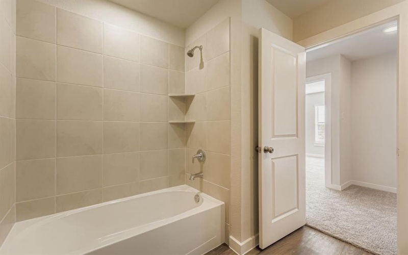 306 Amberville Drive, Red Oak, TX 75154, 4 Habitaciones Habitaciones , ,2 BañosBaños,Residential,En Venta,306 Amberville Drive,0,20953603