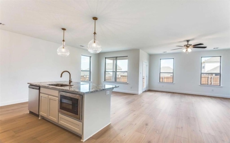 533 Hillcrest Circle, Justin, TX 76247, 3 Habitaciones Habitaciones , ,2 BañosBaños,Residential,En Venta,533 Hillcrest Circle,20953624
