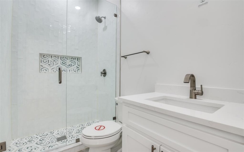 319 Bounding Main Street, Gun Barrel City, TX 75156, 4 Habitaciones Habitaciones , ,2 BañosBaños,Residential,En Venta,319 Bounding Main Street,20953830