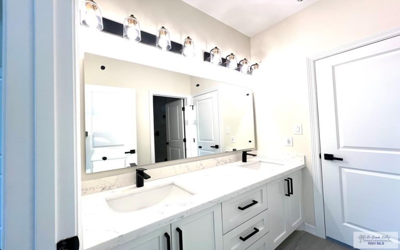 6168 MACKENNA DR, BROWNSVILLE, TX 78526, 4 Habitaciones Habitaciones , ,3 BañosBaños,Residential,En Venta,6168 MACKENNA DR,29765610
