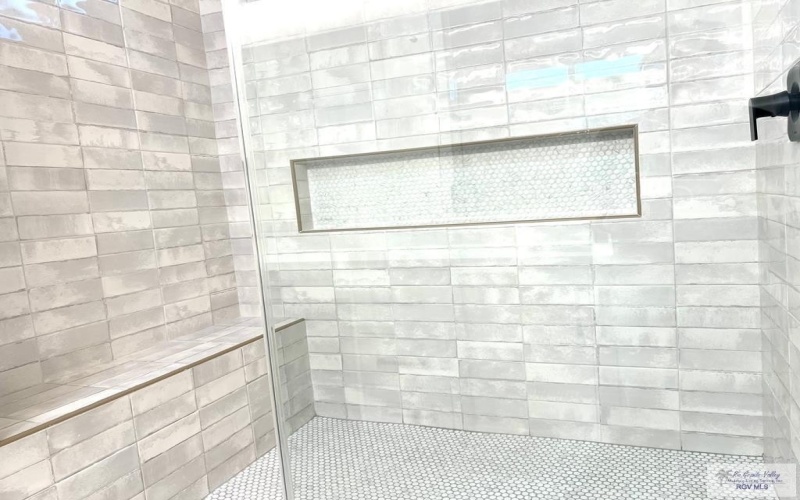 6168 MACKENNA DR, BROWNSVILLE, TX 78526, 4 Habitaciones Habitaciones , ,3 BañosBaños,Residential,En Venta,6168 MACKENNA DR,29765610