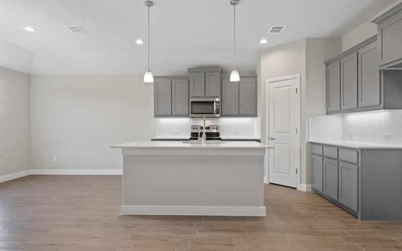 1753 RIVER BEND Road, Burleson, TX 76028, 4 Bedrooms Bedrooms, ,2 BathroomsBathrooms,Residential,For Sale,1753 RIVER BEND Road,20952842