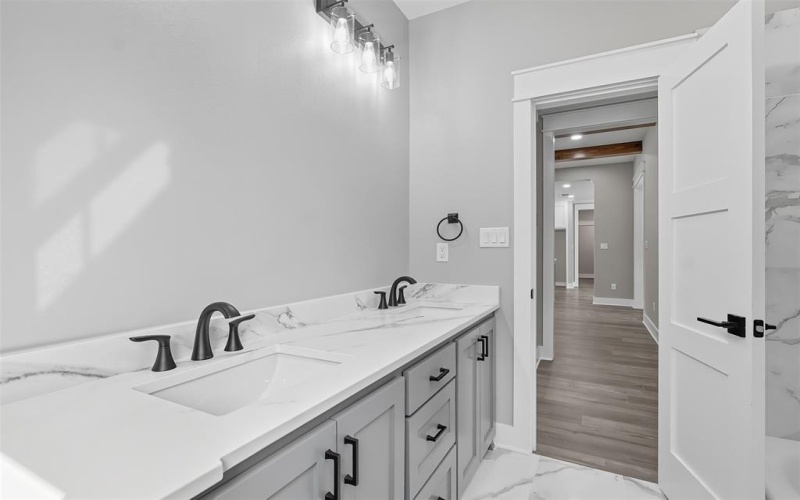 24062 Sun Ridge Road, Lindale, TX 75771, 4 Habitaciones Habitaciones , ,2 BañosBaños,Residential,En Venta,24062 Sun Ridge Road,0,20954149