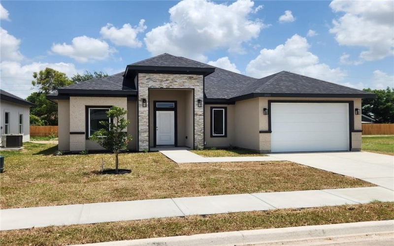 1111 E Boxwood Street, San Juan, TX 78589, 3 Bedrooms Bedrooms, ,2 BathroomsBathrooms,Residential,For Sale,1111 E Boxwood Street,472650