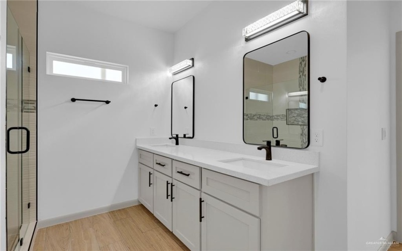 5928 N Rayo Del Sol Street, Edinburg, TX 78542, 3 Bedrooms Bedrooms, ,2 BathroomsBathrooms,Residential,For Sale,5928 N Rayo Del Sol Street,472659
