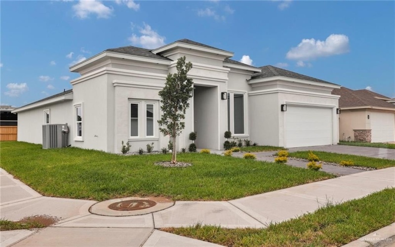3000 S Livingston Street, Edinburg, TX 78542, 4 Bedrooms Bedrooms, ,2 BathroomsBathrooms,Residential,For Sale,3000 S Livingston Street,472739