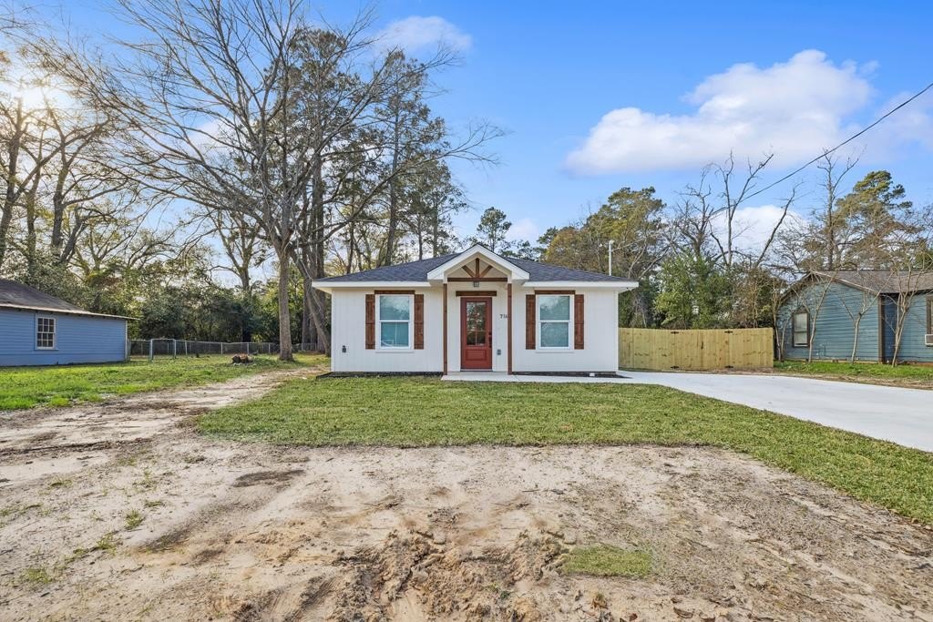 716 Lock, Nacogdoches, TX 75964, 4 Bedrooms Bedrooms, ,2 BathroomsBathrooms,Residential,For Sale,716 Lock,22500978