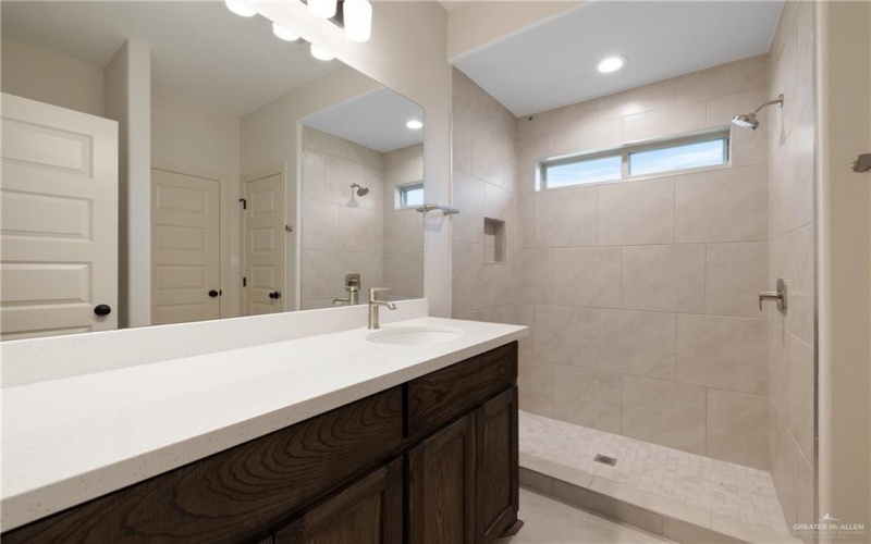 917 W Star Flower Street, Edinburg, TX 78541, 3 Habitaciones Habitaciones , ,2 BañosBaños,Residential,En Venta,917 W Star Flower Street,472391