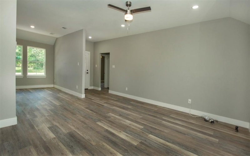519 W James Street, Wills Point, TX 75169, 3 Habitaciones Habitaciones , ,2 BañosBaños,Residential,En Venta,519 W James Street,0,20870968